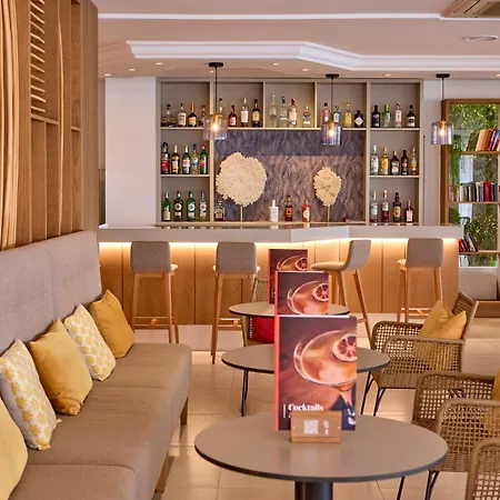 Universal Perla 4*