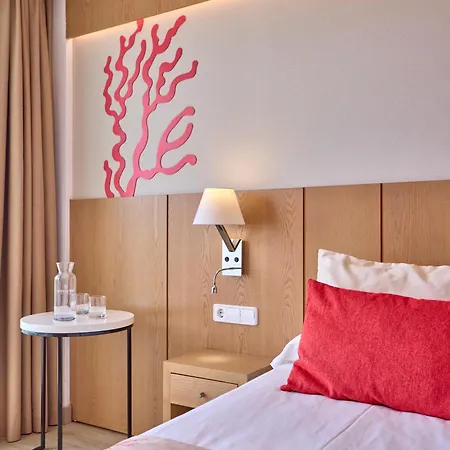 Hotel Universal Perla 4*